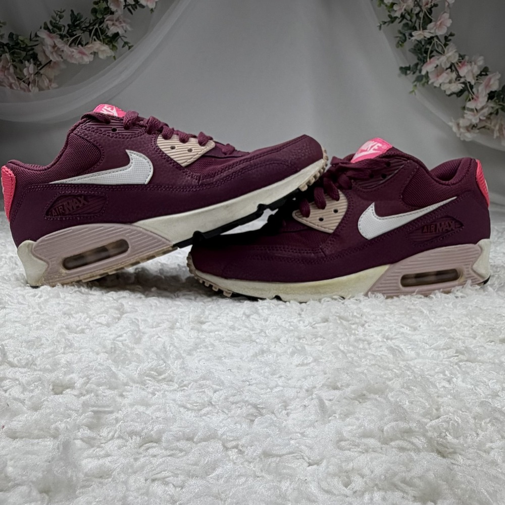 2014 Nike Air Max Essential women Sz 7.5 Villain Red/white/champagne 616730-600